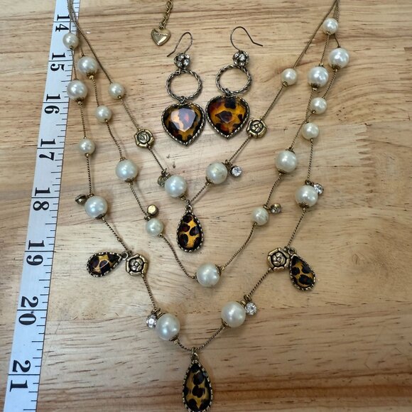 Betsey Johnson Leopard & Pearl Multi-Row Illusion Necklace & Earrings Set - Picture 12 of 14